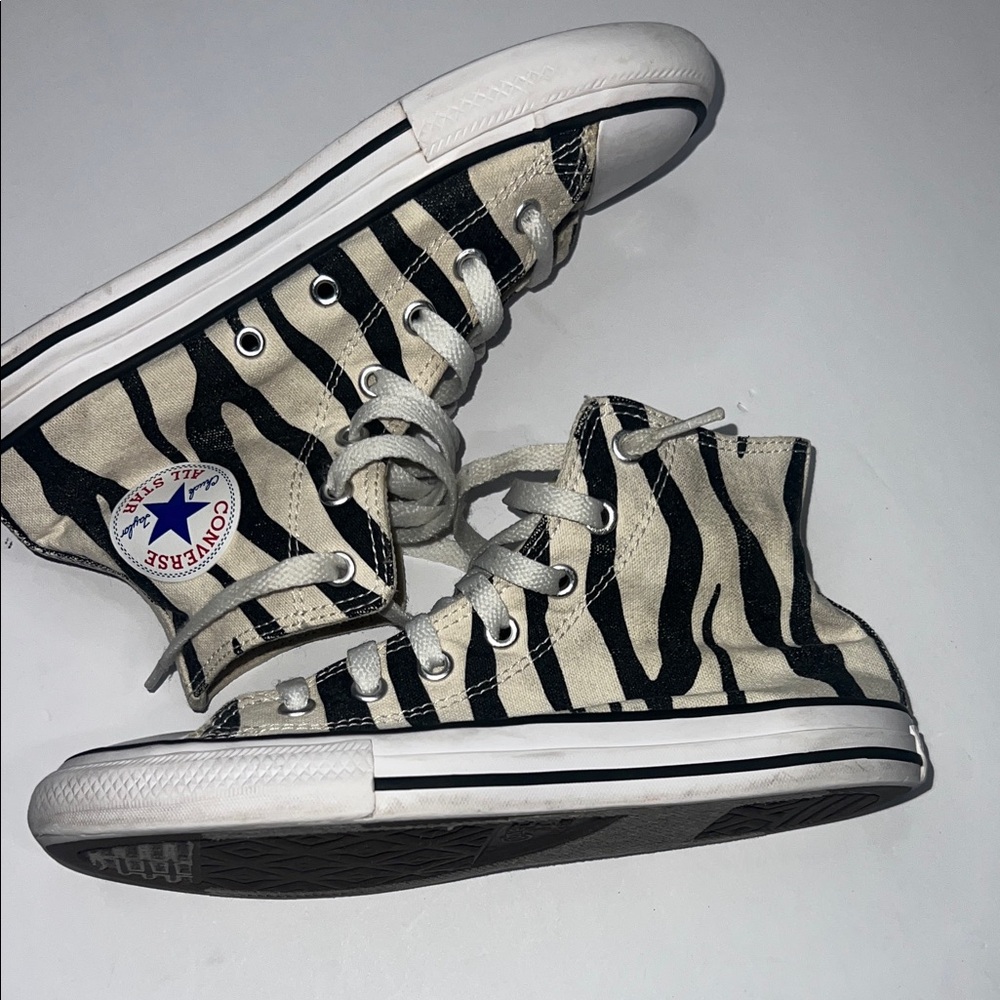 Converse Black and White Zebra Kids Sneakers - Picture 7 of 9